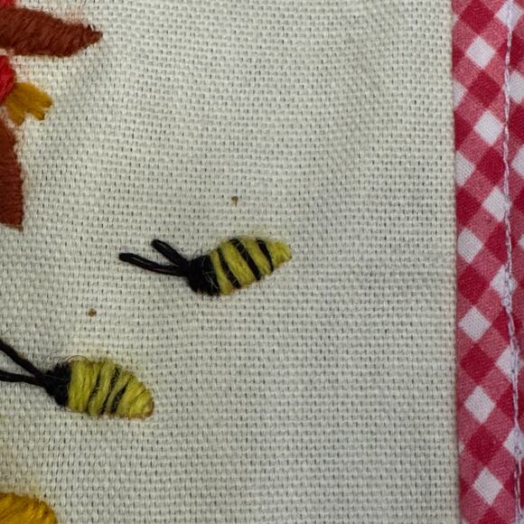 Crewel Embroidery Denim Trucker Jacket Size XL Flowers Bumblebees Cottage Core - Picture 11 of 13